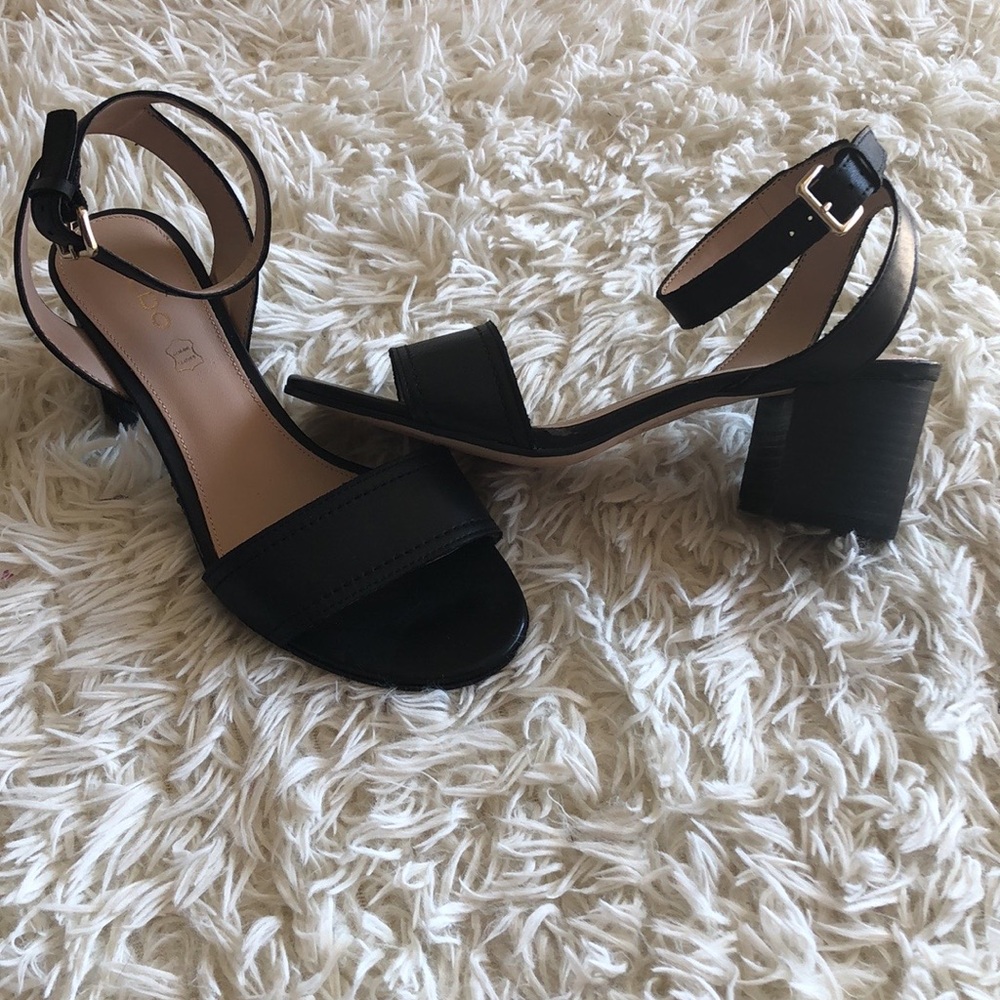 7.5 Black Leather Aldo heels